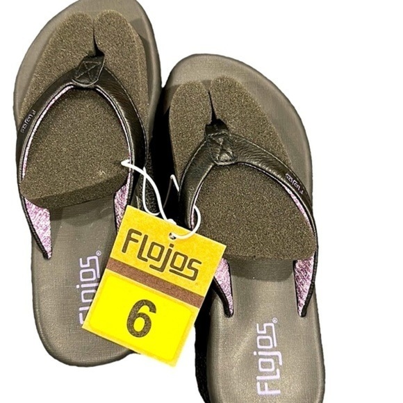 New with Tags Black Flojo sandals - Picture 2 of 2